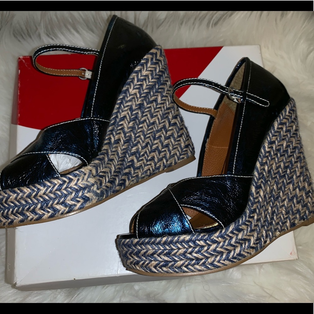 Shoe - Picture 7 of 7